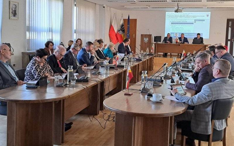 Sprzeciw wobec wykorzystywania osoby papieża do bieżącej polityki