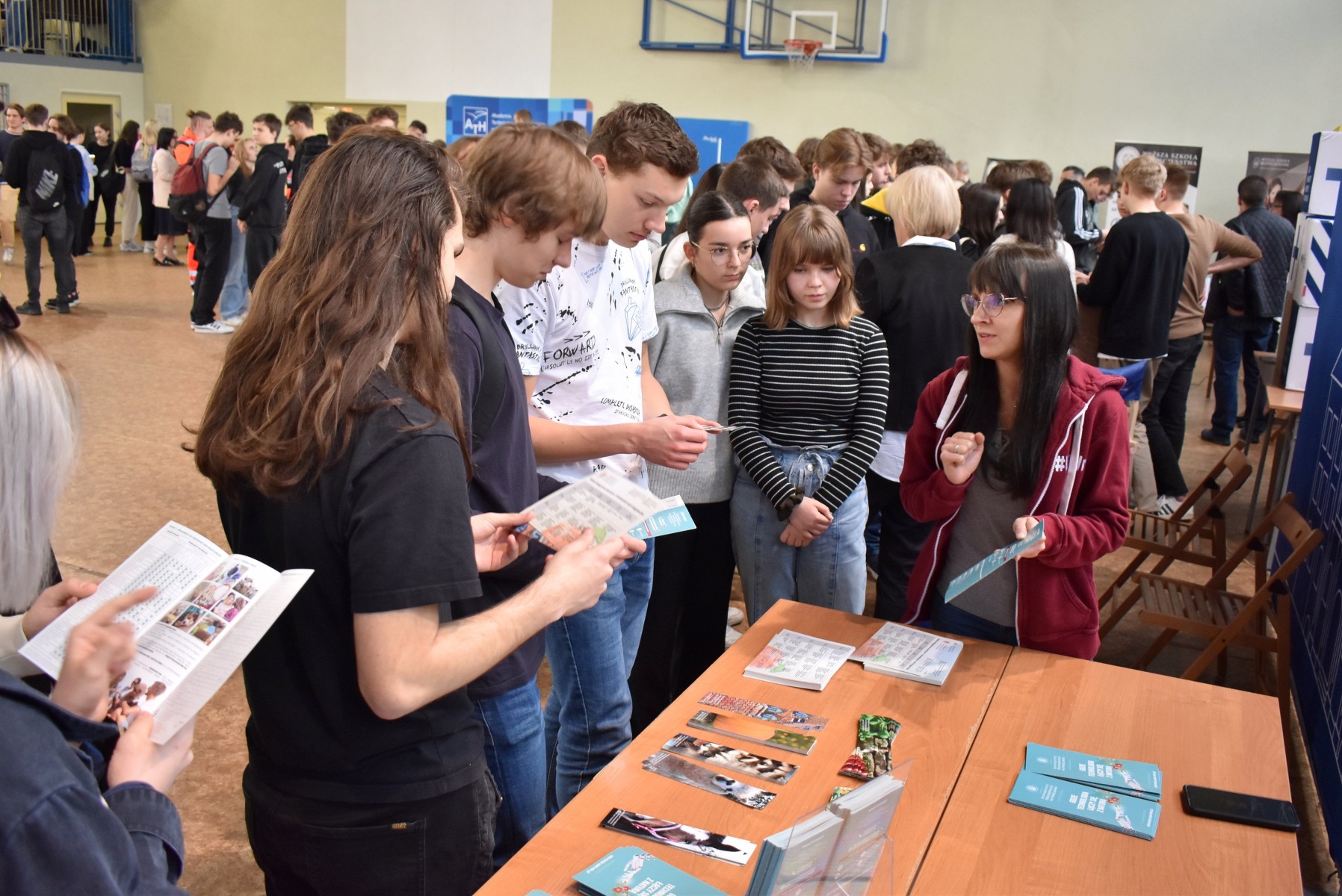 Targi Akademickie w powiatowym "Konarze" (film)