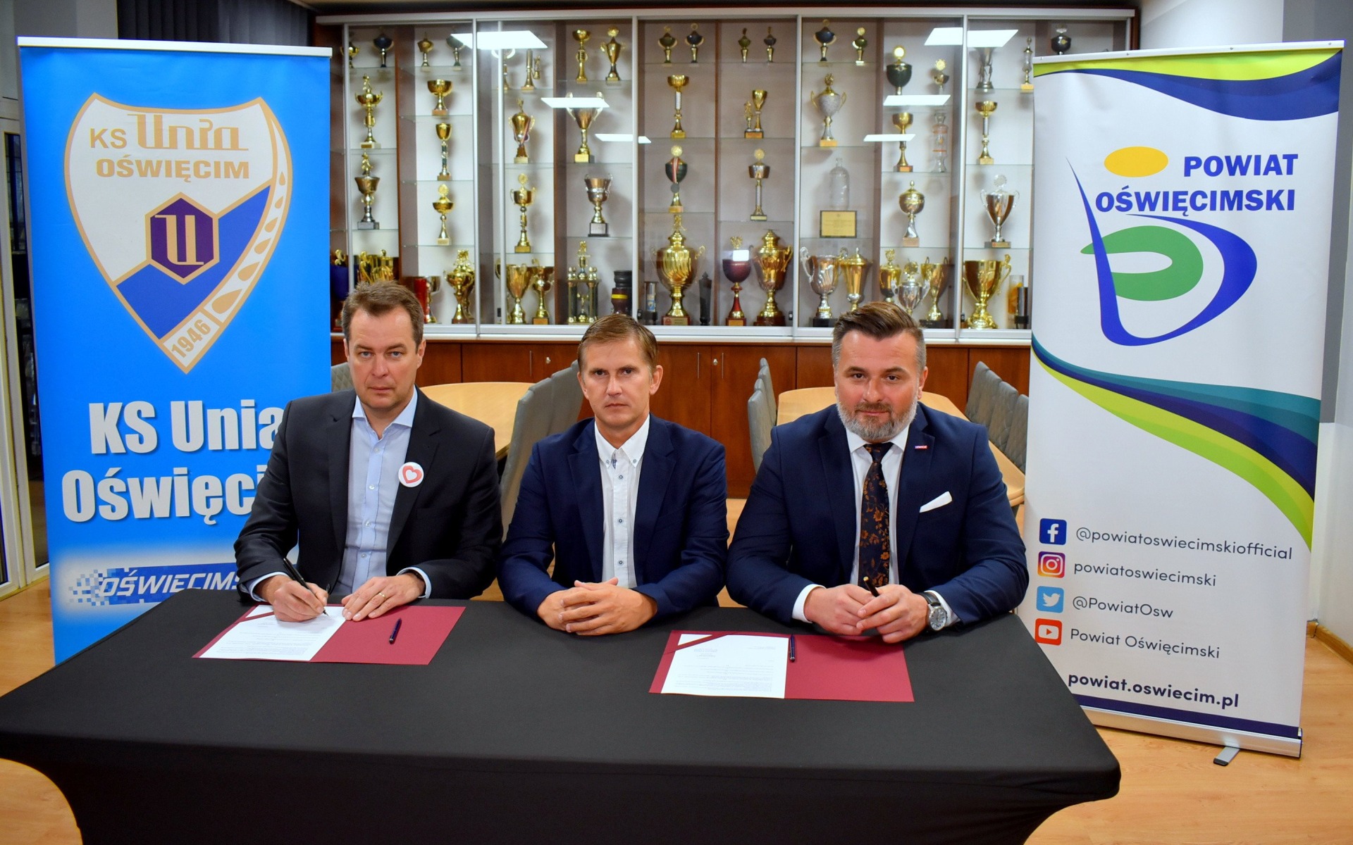 Promocja poprzez sport. Powiat ponownie wsparł hokejową drużynę Unii Oświęcim