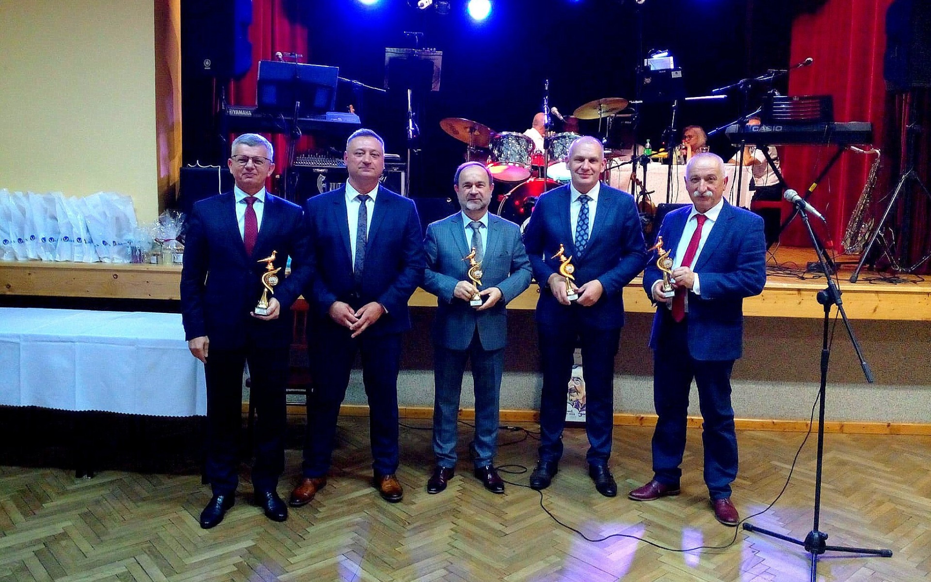 Dalekie loty i czołowe lokaty