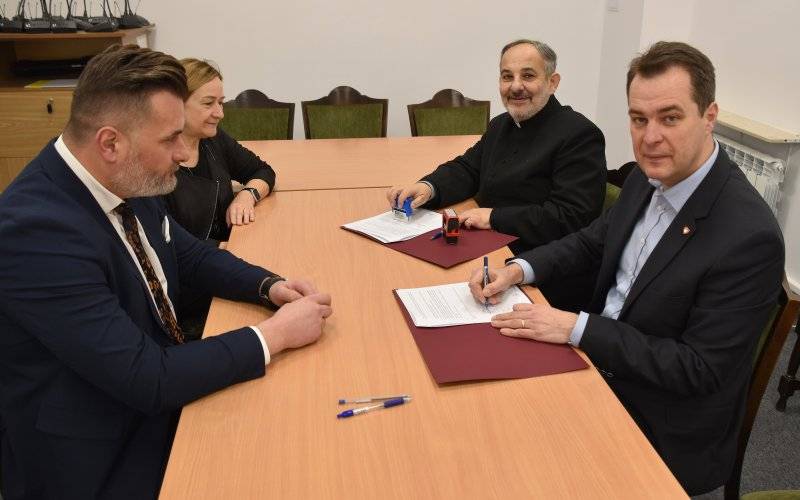Powiat dofinansował zakup autobusu dla osób niepełnosprawnych