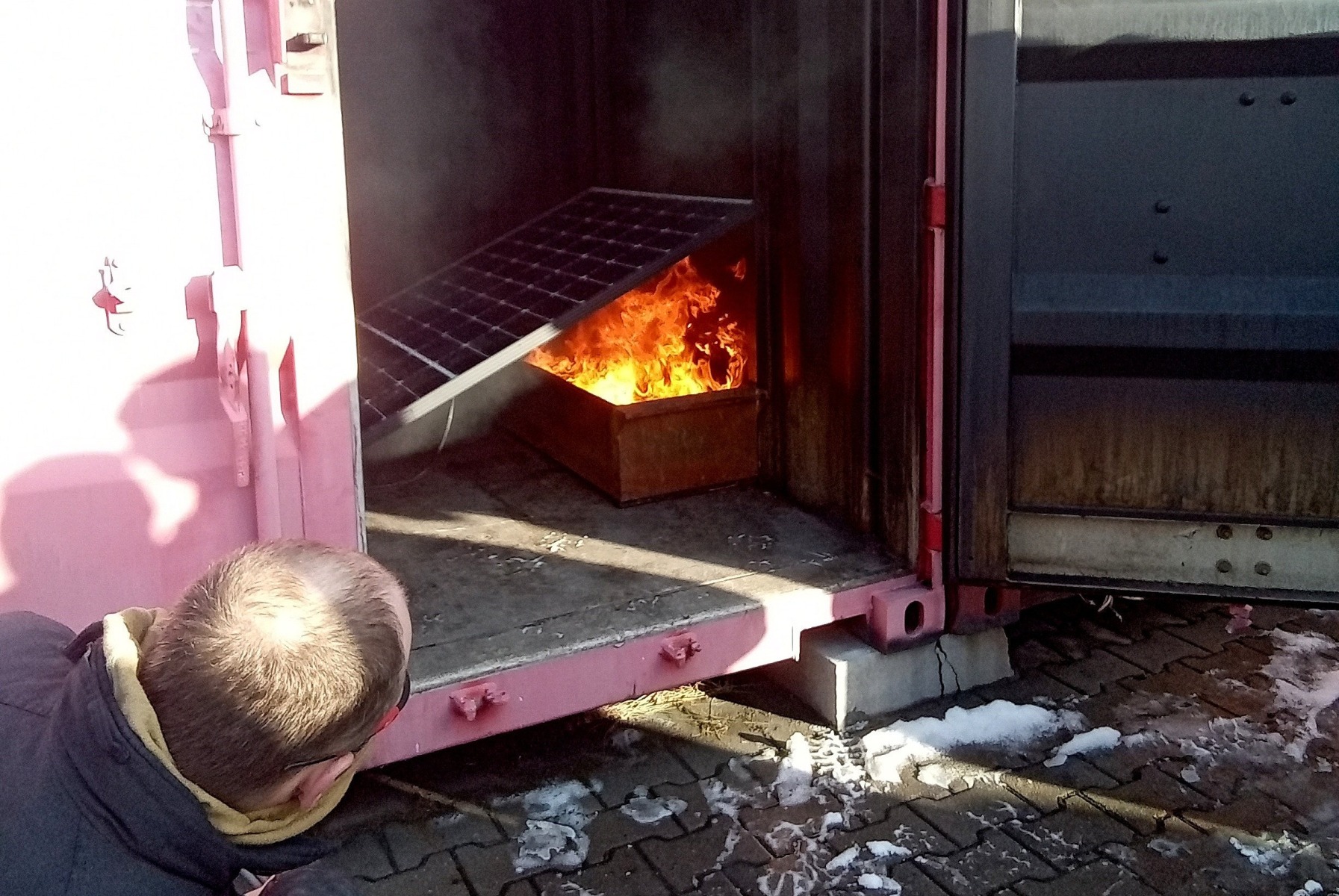 Jak zadbać o bezpieczeństwo instalacji fotowoltaicznych?