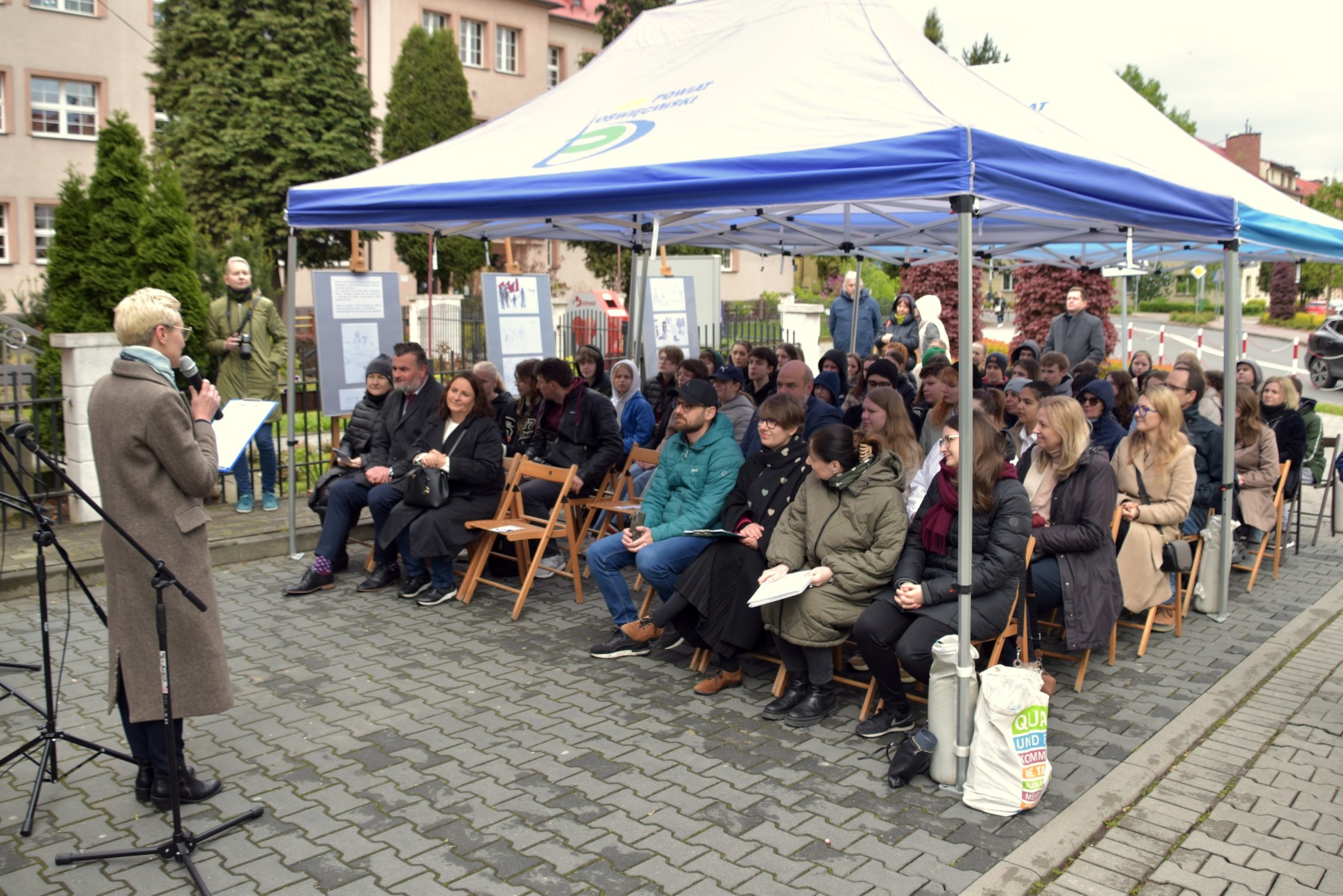 „Pamiętamy”. Mural na budynku powiatowej placówki