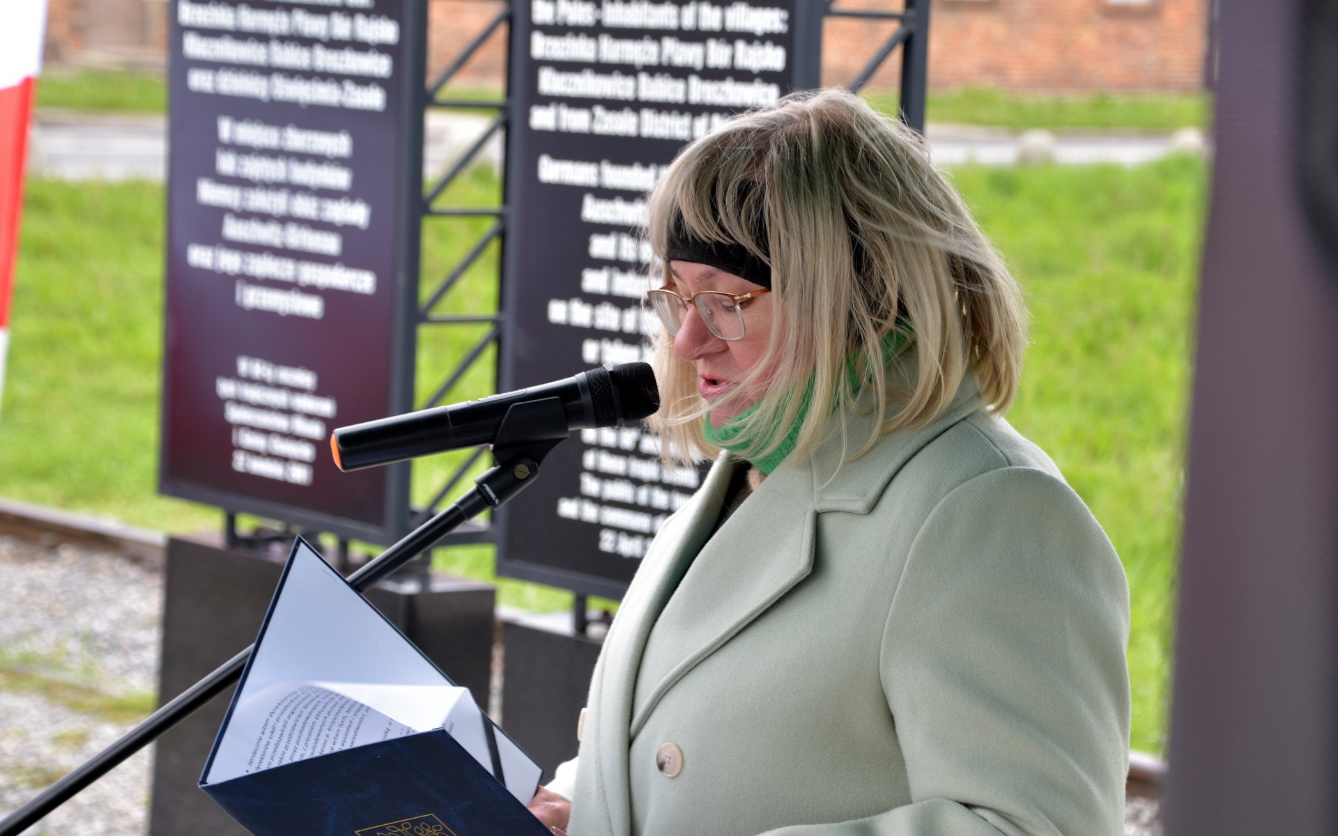 Hołd deportowanym i kwiaty przy Tablicach Pamięci