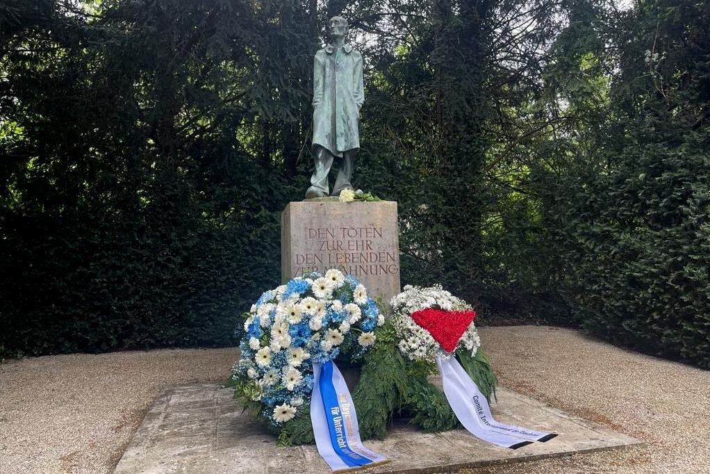 Przedstawiciele władz Powiatu Oświęcimskiego w Miejscu Pamięci Dachau