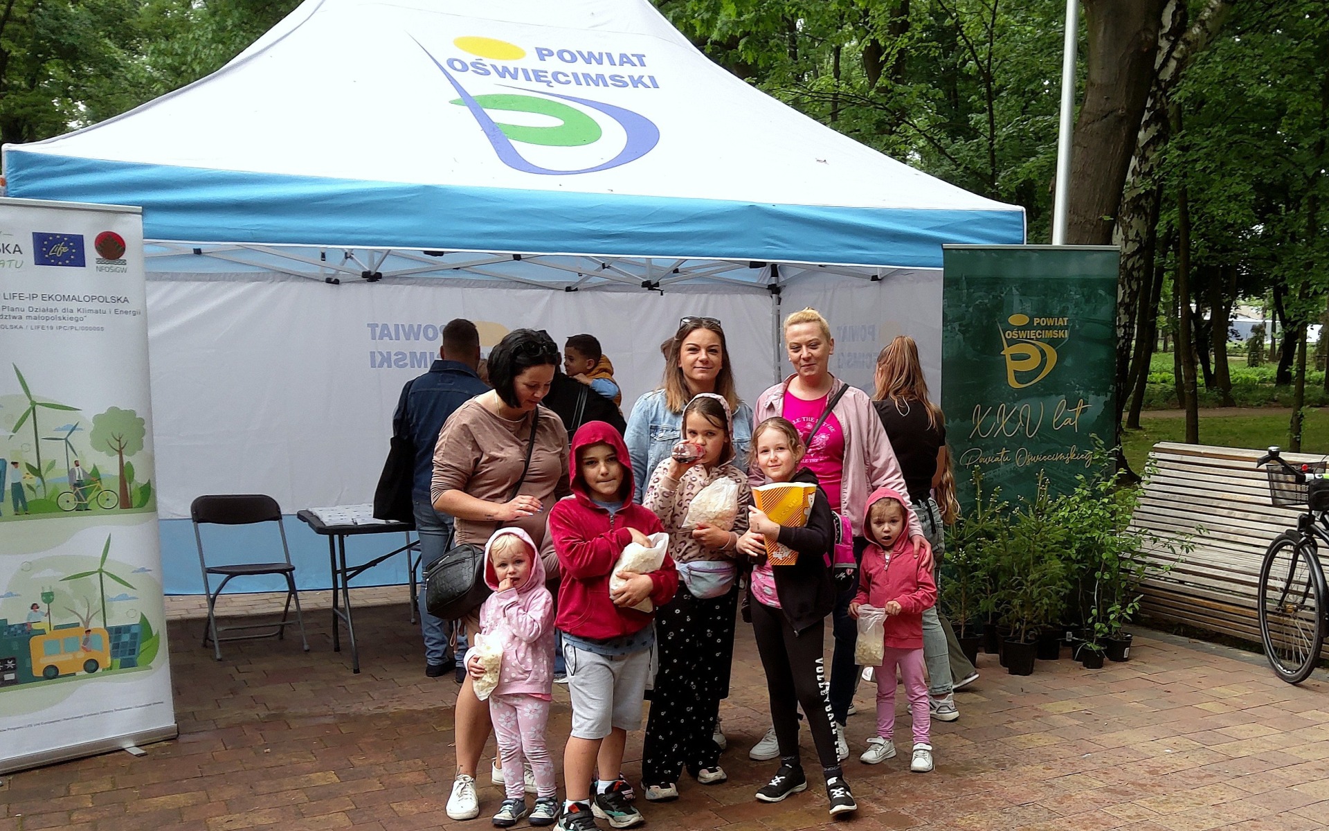 Powiatowe Stoisko Klimatyczne na oświęcimskiej EkoMajówce