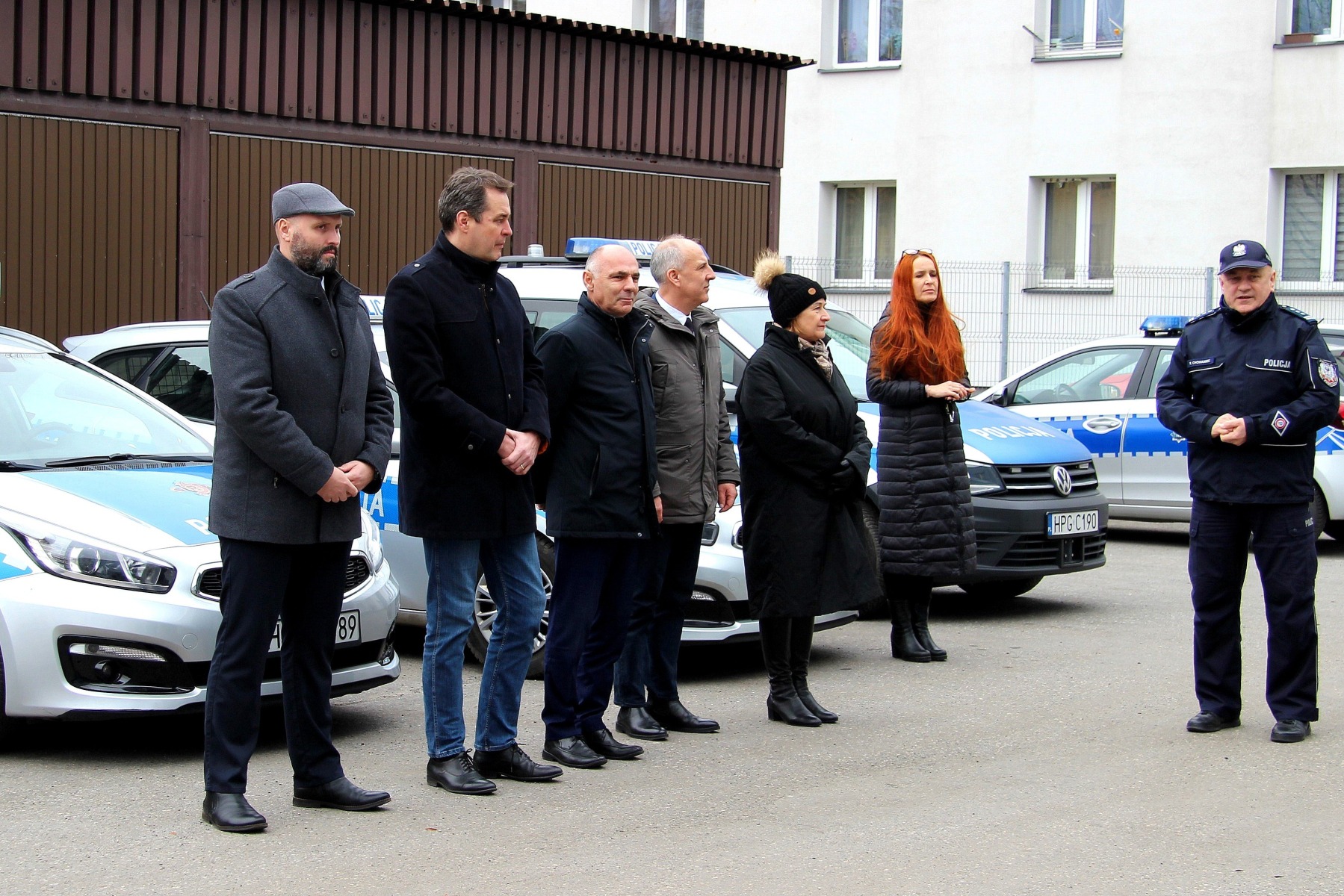 Powiat dofinansował zakup radiowozów dla komendy powiatowej i komisariatów