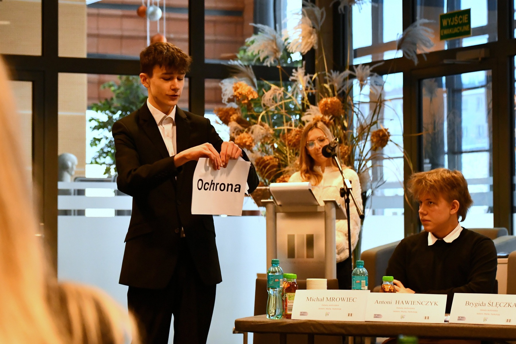 Mocni w rzeczowej dyskusji, odporni na demagogię