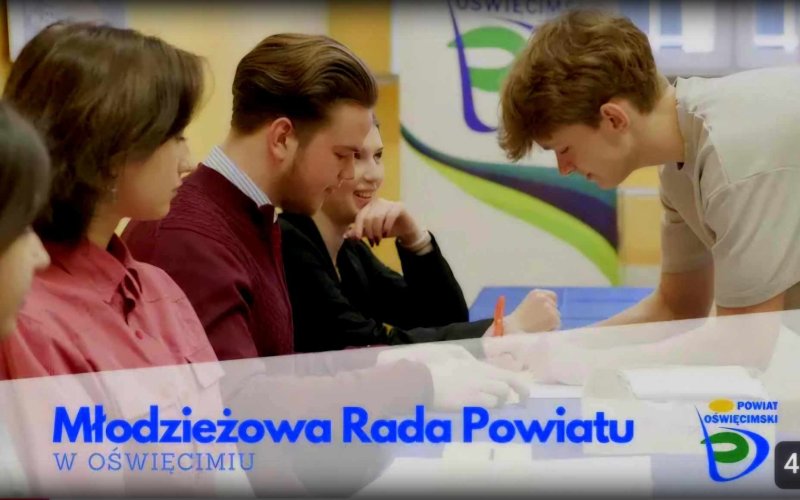 To idzie młodość. Młodzieżowa Rada Powiatu przed inauguracyjną sesją (film)