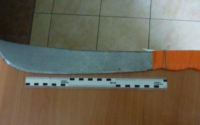 Brzeszcze - bezdomny 32 - latek zaatakował maczetą mężczyzn