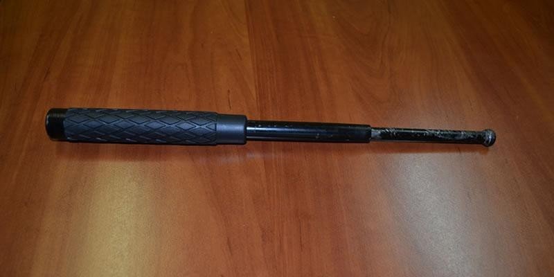 Oświęcim - ręką chciał "strzelić" do dzieci. Natknął się na dzielnicowego