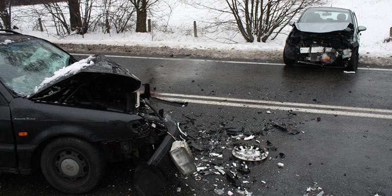 Rajsko - stracił panowanie nad autem i zderzył się z VW. Aktualizacja