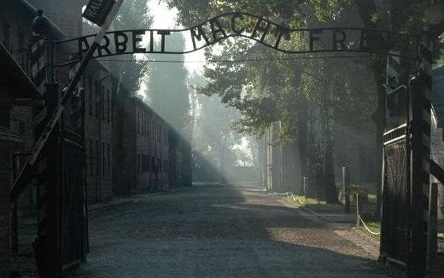 Oświęcim - mieli nagrać materiał, a zostali na noc w Auschwitz