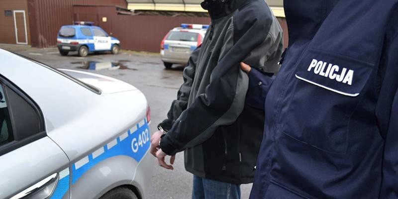 Chełmek - policjantka zatrzymała kompletnie pijanego "kierowcę"