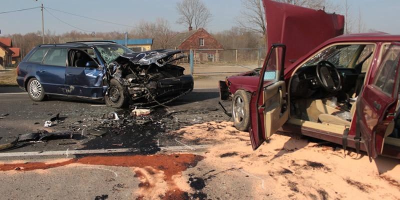 Oświęcim - czołówka osobówek na ulicy Fabrycznej