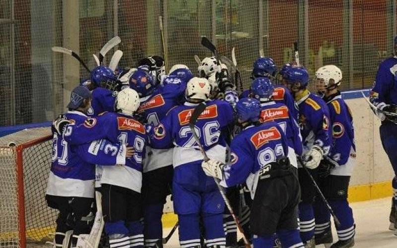 Zwycięstwo Juniorów UKH Unia !!!