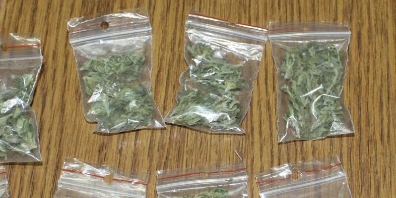 Dealer i jego klient wpadli podczas transakcji narkotykowej