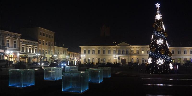 Zobacz Oświęcim nocą i poczuj klimat Świąt. Zobacz zdjęcia