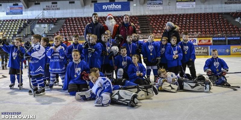 Oświęcim - pierwszy zwycięski turniej najmłodszej drużyny UKH