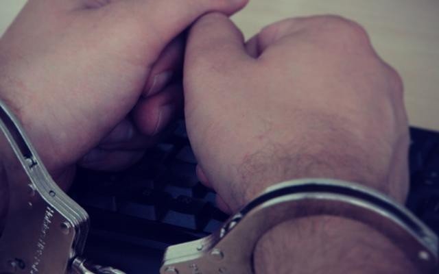 Zator - rodzinę zostawił w aucie, a sam zaczął uciekać przed policją