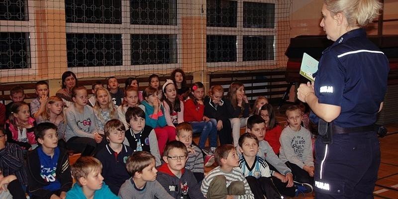 Oświęcim - zabawa i profilaktyka podczas nocnych zajęć w Jedenastce