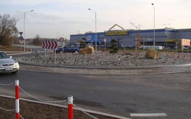 Oświęcim - całkowicie przejezdne, czyli koniec budowy ronda przy Castoramie