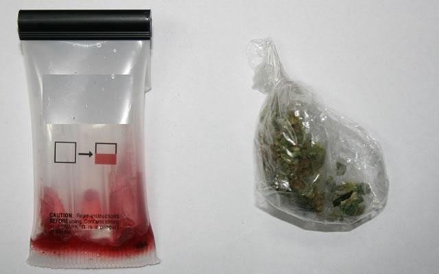 Chełmek - paliła "maryhę" w busie. Kierowca wysadził ją pod komisariatem