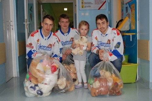 POWIAT. Maskotki trafiły do najmłodszych - ZOBACZ ZDJĘCIA