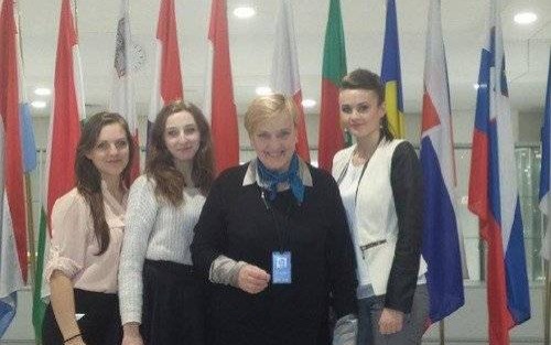 EDUKACJA. Marysia, Karolina i Klaudia w europarlamencie