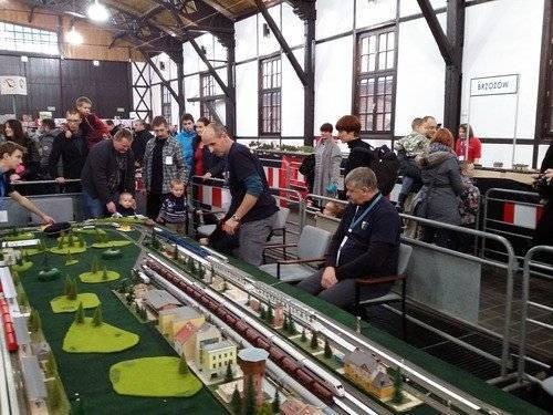 MODELARSTWO. Oświęcimski Piętrusek zajechał do Krakowa