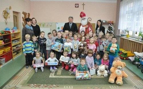 GORZÓW. Burmistrz z Mikołajem przynieśli prezenty