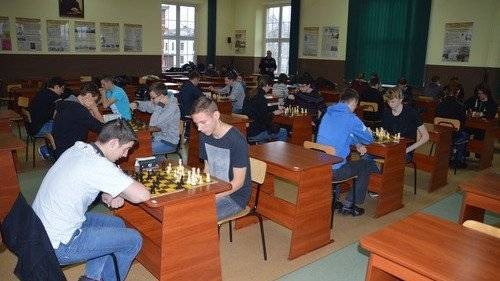 SZACHY. Mistrzowie królewskiej gry...