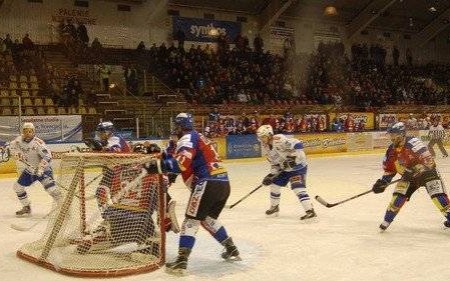 HOKEJ NA LODZIE. Unia wygrywa pod Tatrami! Dwa gole Wojciecha Wojtarowicza