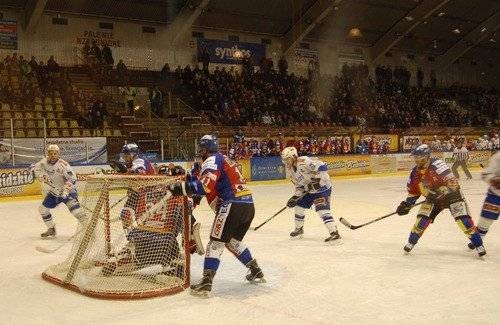 HOKEJ NA LODZIE. Unia wygrywa pod Tatrami! Dwa gole Wojciecha Wojtarowicza