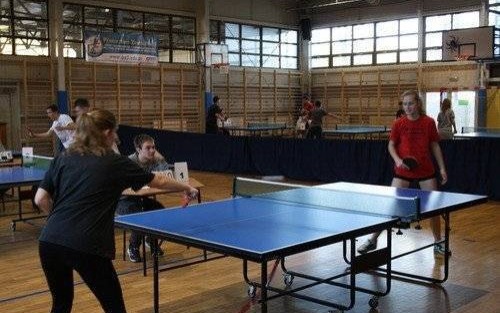TENIS STOŁOWY. Mistrzostwo dla „Chemika” i „Konara”
