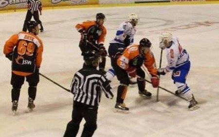 HOKEJ NA LODZIE. Biało-niebieski koszmar