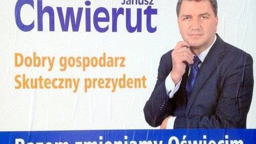 OŚWIĘCIM. KW Samorządny Oświęcim Razem dla Oświęcimia widzi braki na plakatach Janusza Chwieruta. Jest w błędzie.