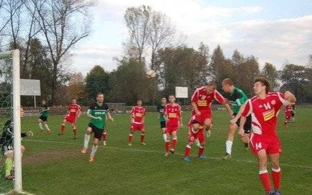 PIŁKA NOŻNA. Unia i Bobrek blisko mistrzostwa jesieni!