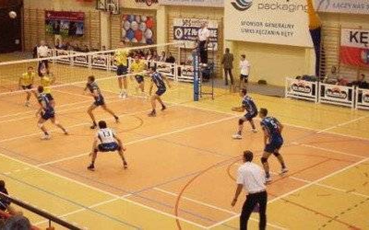 SIATKÓWKA. Kęczanin wygrywa przed gorącą publicznością