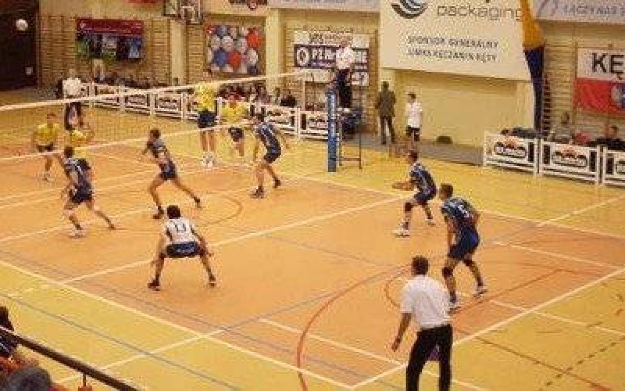 SIATKÓWKA. Kęczanin wygrywa przed gorącą publicznością