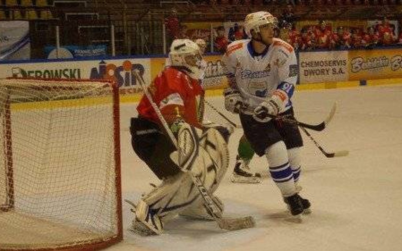 HOKEJ NA LODZIE. Unia z nowym trenerem