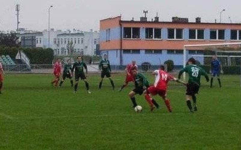 PIŁKA NOŻNA. Inauguracja w cieniu derbów Oświęcimia!