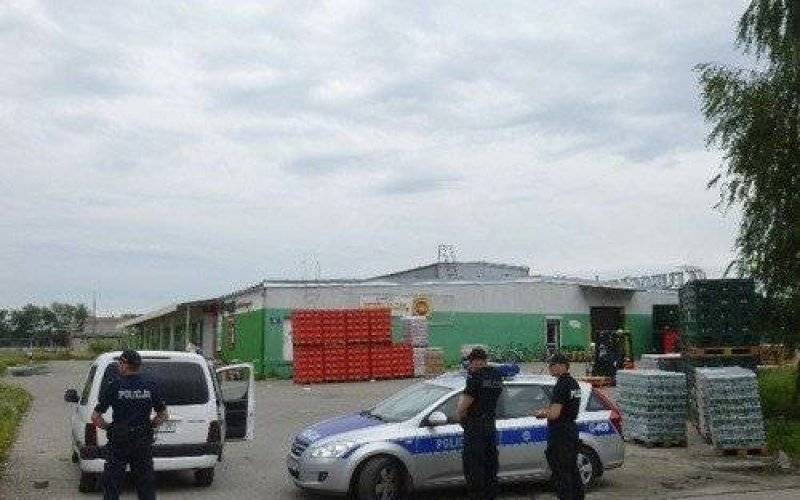 OŚWIĘCIM. Alarm bombowy w hurtowni na Fabrycznej