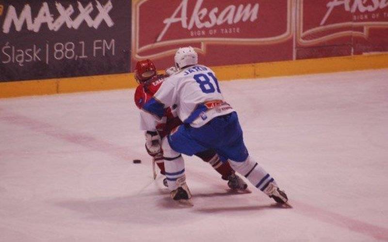 HOKEJ NA LODZIE. Trzecia wygrana z rzędu