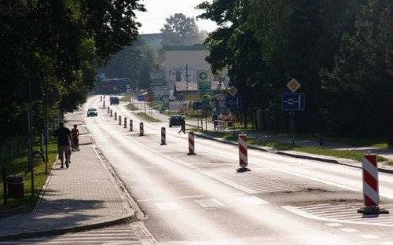 CHEŁMEK. Dlaczego remontują drogę? Burmistrz odpowiada