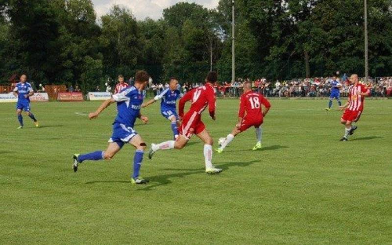 PIŁKA NOŻNA. Solarze nokautują, jak stołeczna Legia