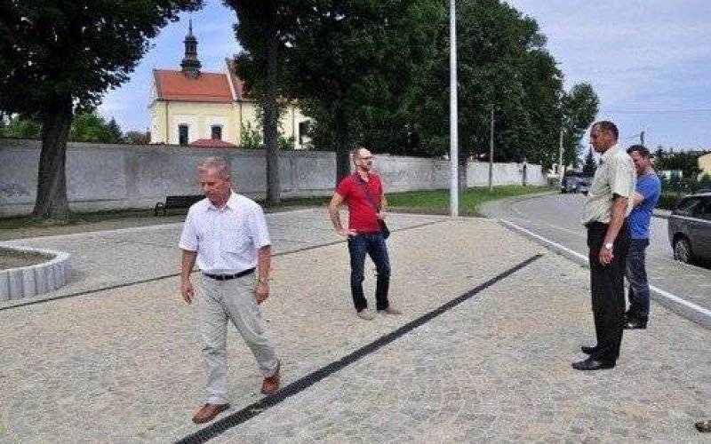 KĘTY. Zaparkuj pojazd przy Klasztornej