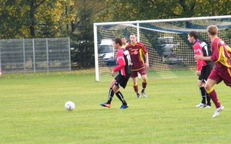 PIŁKA NOŻNA. Nowowsianie wrócili z Mazur