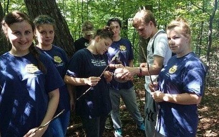 REKREACJA. Sztuka przetrwania, herbata z igieł sosny