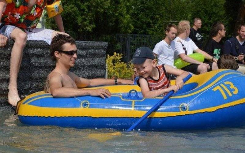 OŚWIĘCIM. Kąpiel w fontannie? Czemu nie, skoro nie ma miejskiego kąpieliska - ZDJĘCIA